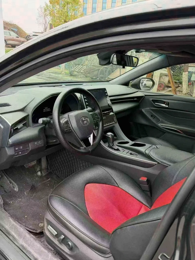 丰田亚洲龙 后面外观一