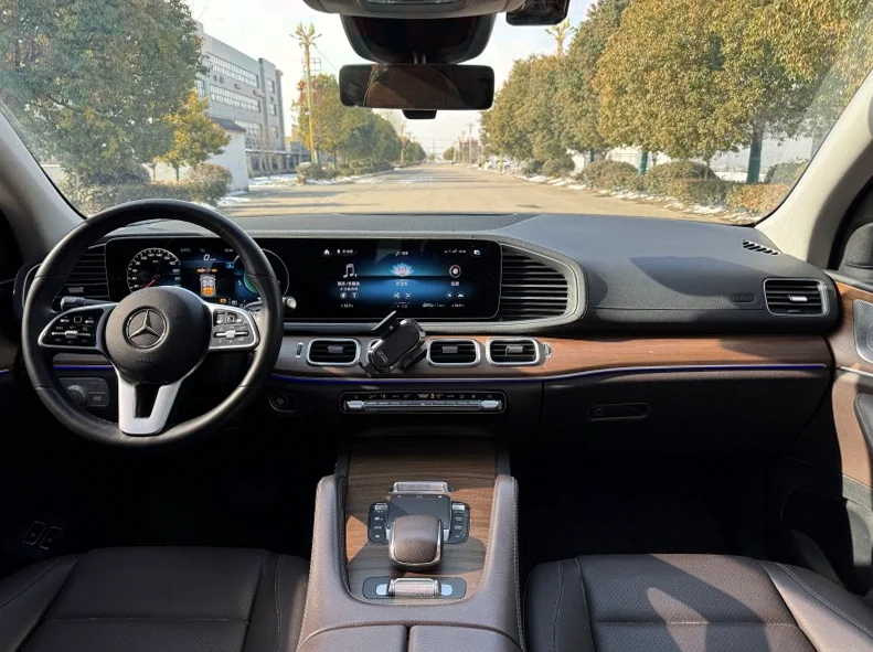 奔驰GLE 后面外观三