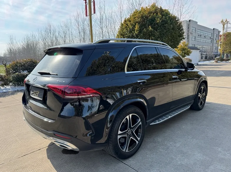 奔驰GLE 正面外观三