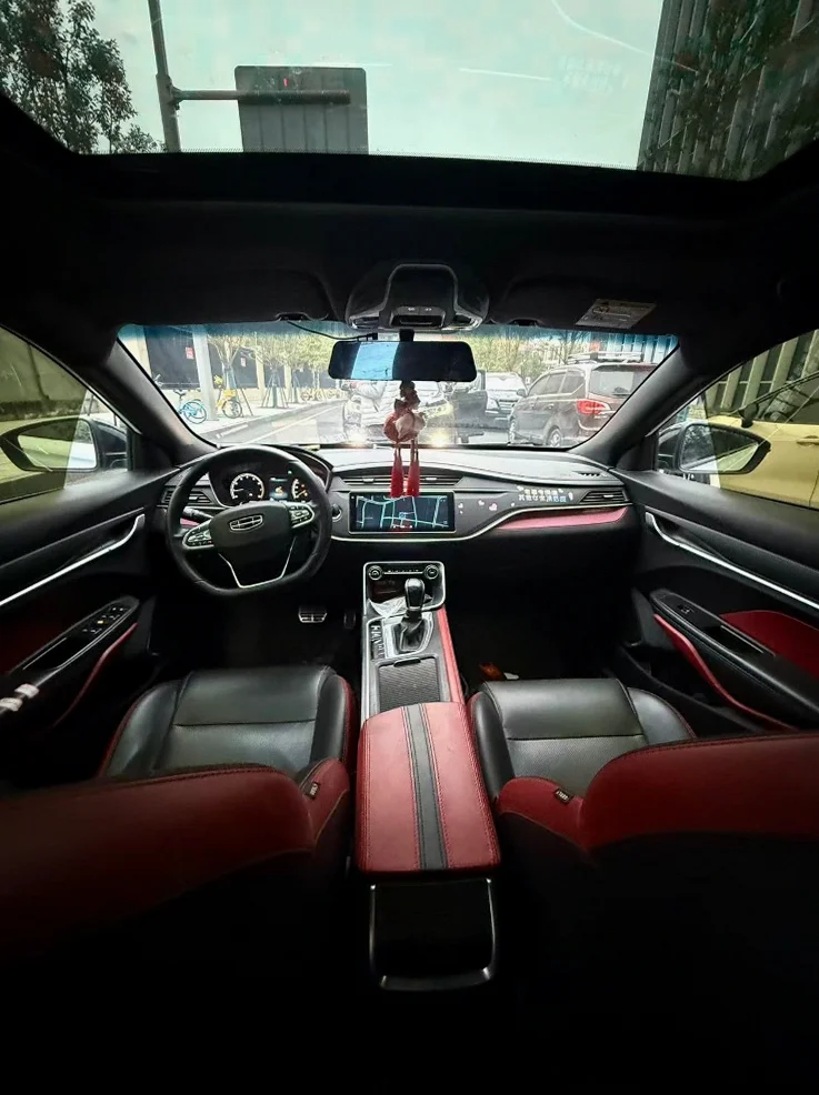 吉利缤瑞 内饰后排