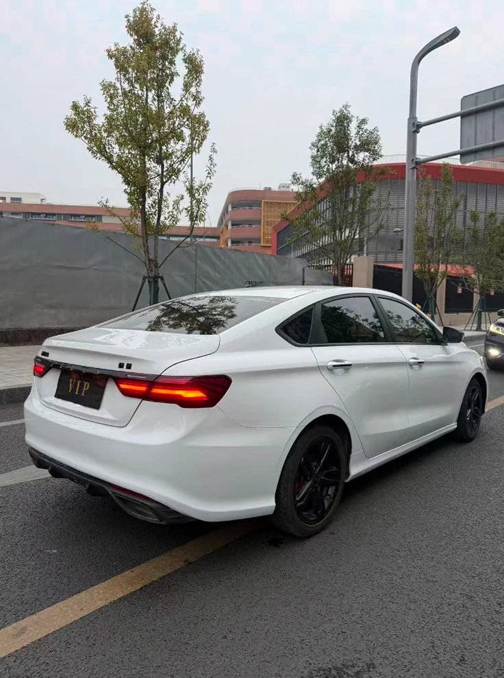 吉利缤瑞 后面外观三