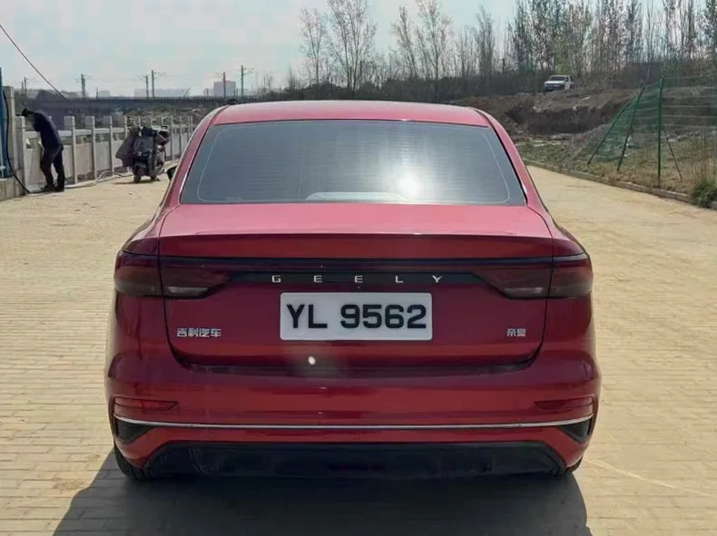 吉利帝豪 驾驶室