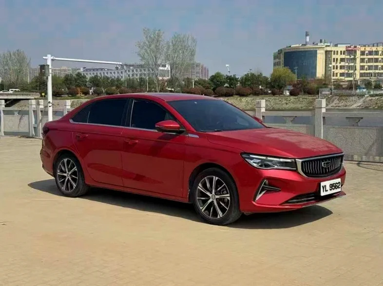 吉利帝豪 正面外观二