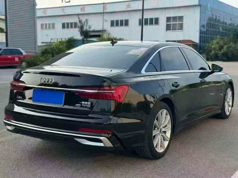 奥迪A6L 内饰后排