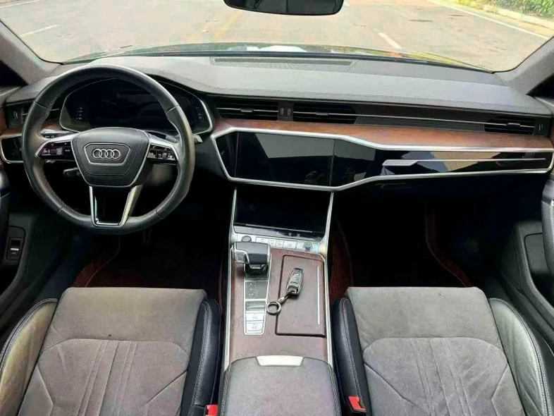 奥迪A6L 后面外观三