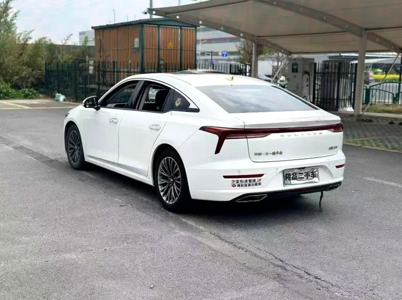 奔腾B70 内饰后排