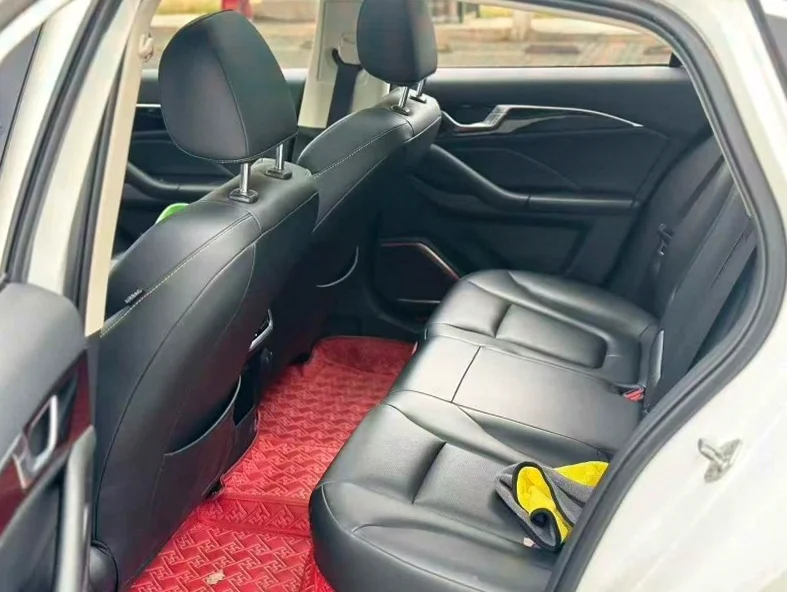 奔腾B70 后面外观三