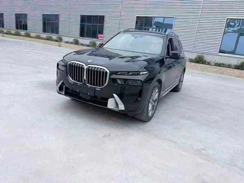 23年宝马X7 3.0T七座高配