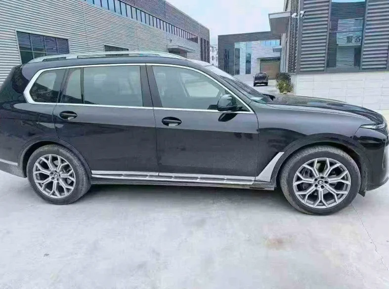 宝马X7 后面外观三