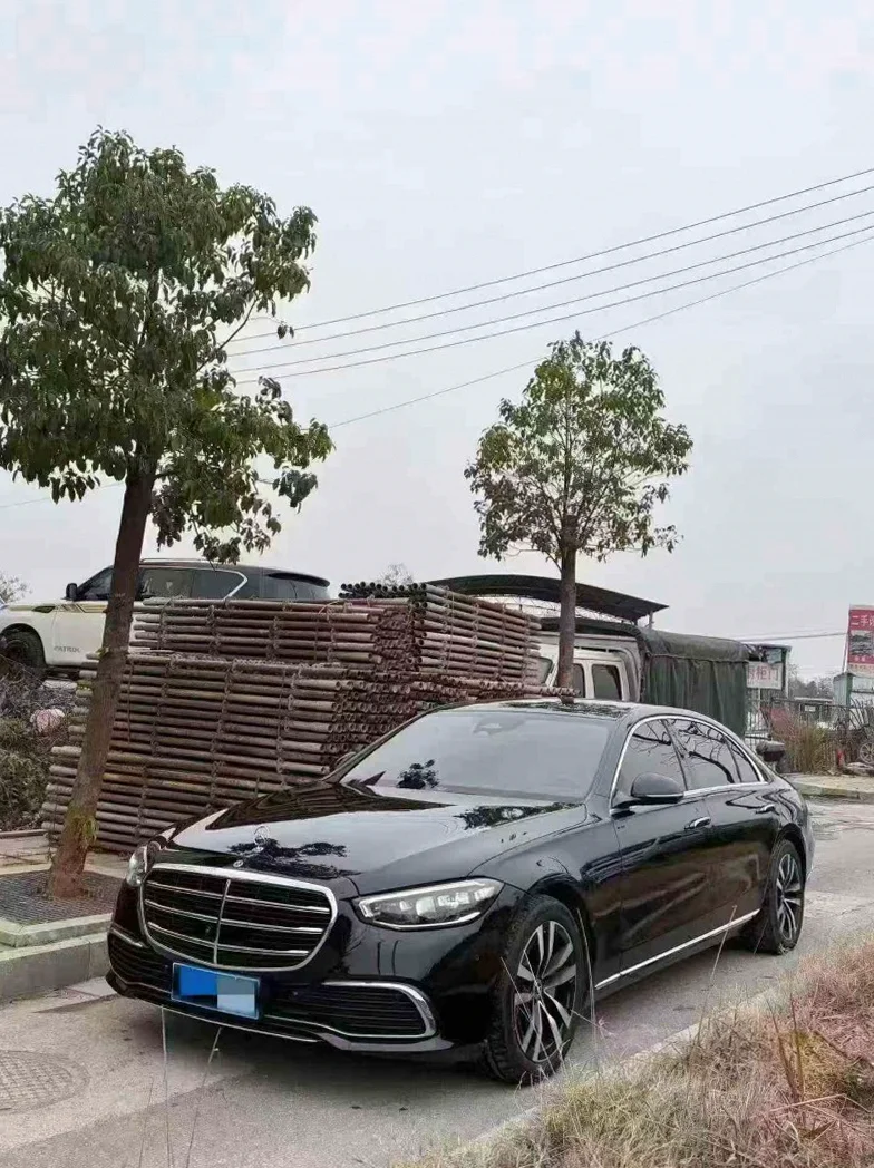 奔驰S 正面外观二