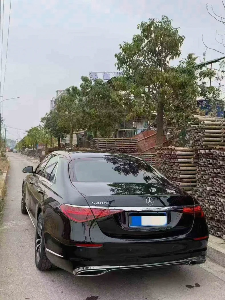 奔驰S 内饰后排