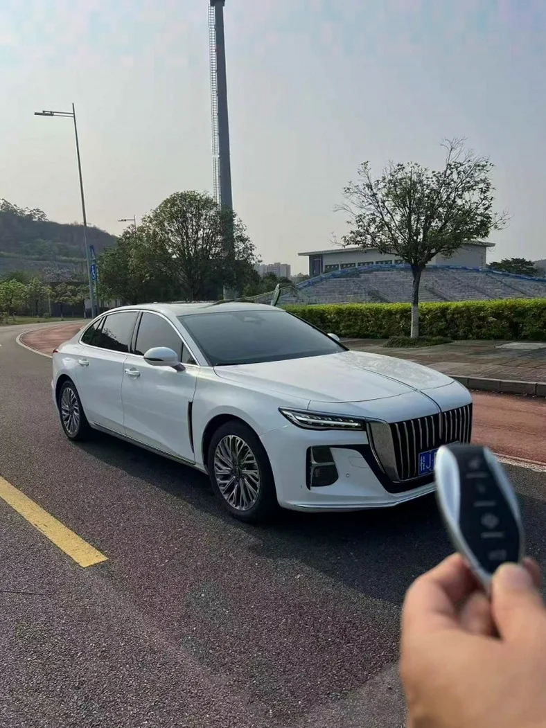 红旗H5 正面外观三