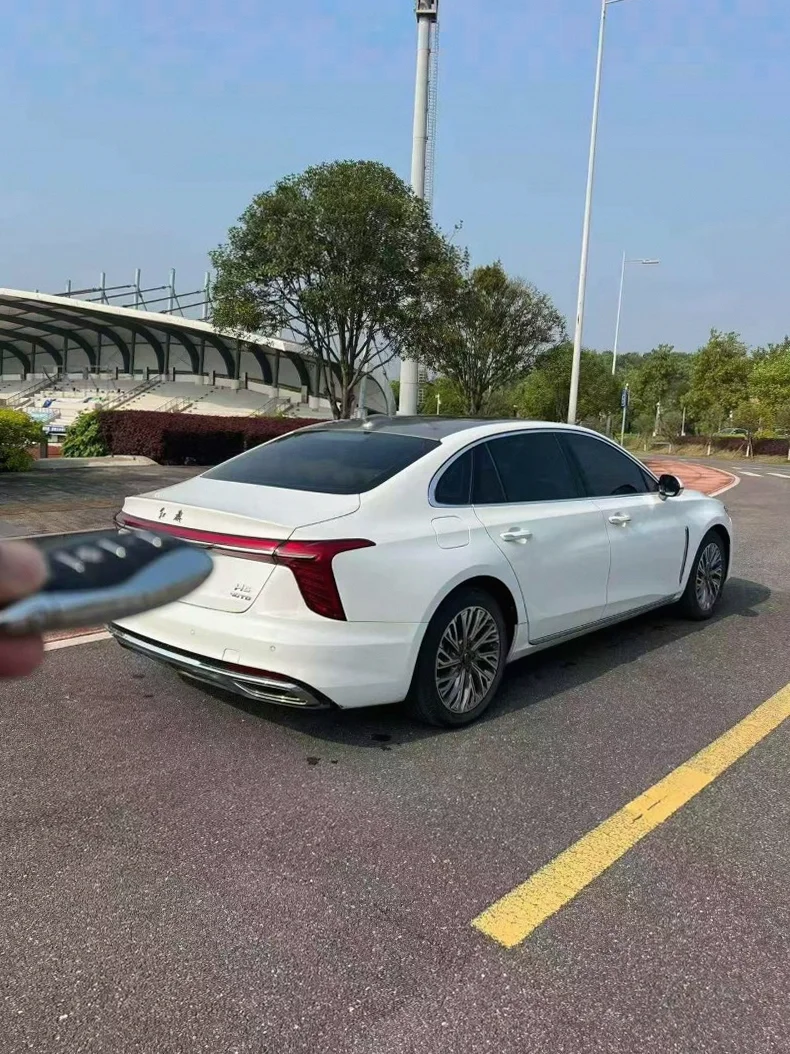 红旗H5 内饰前排