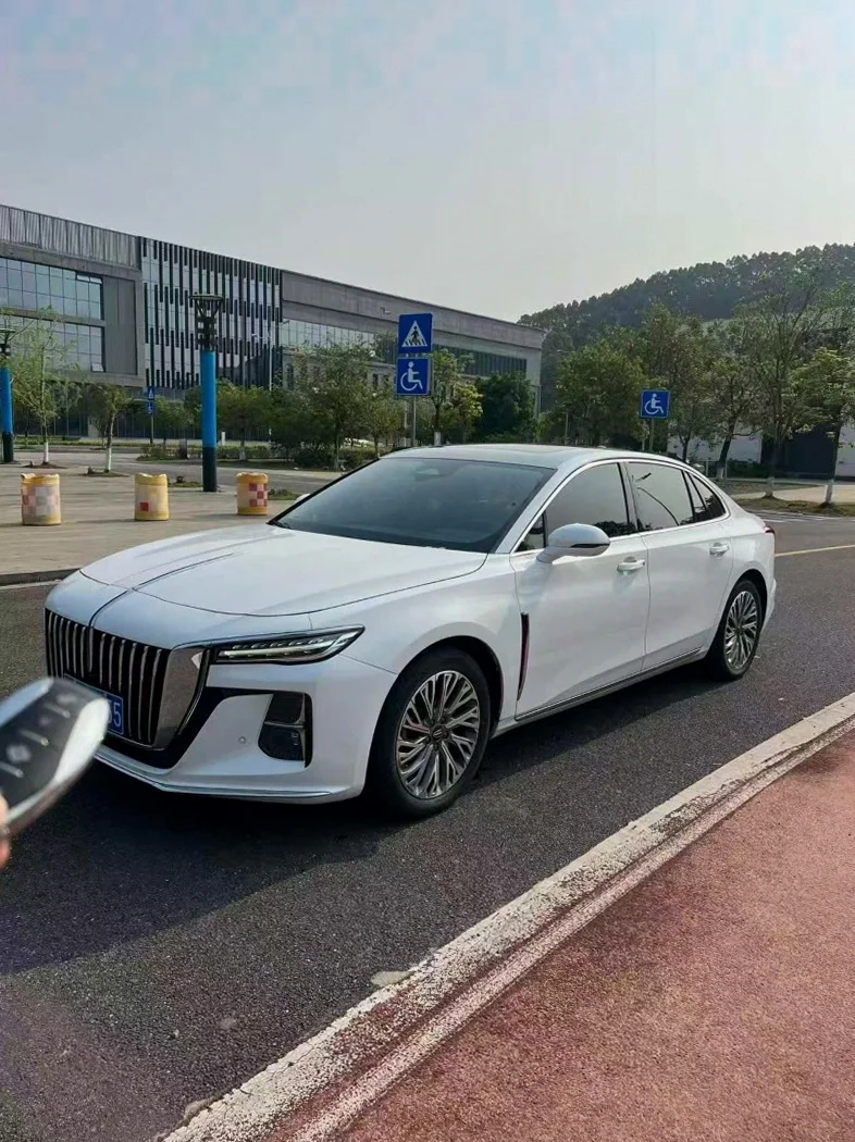 红旗H5 正面外观二