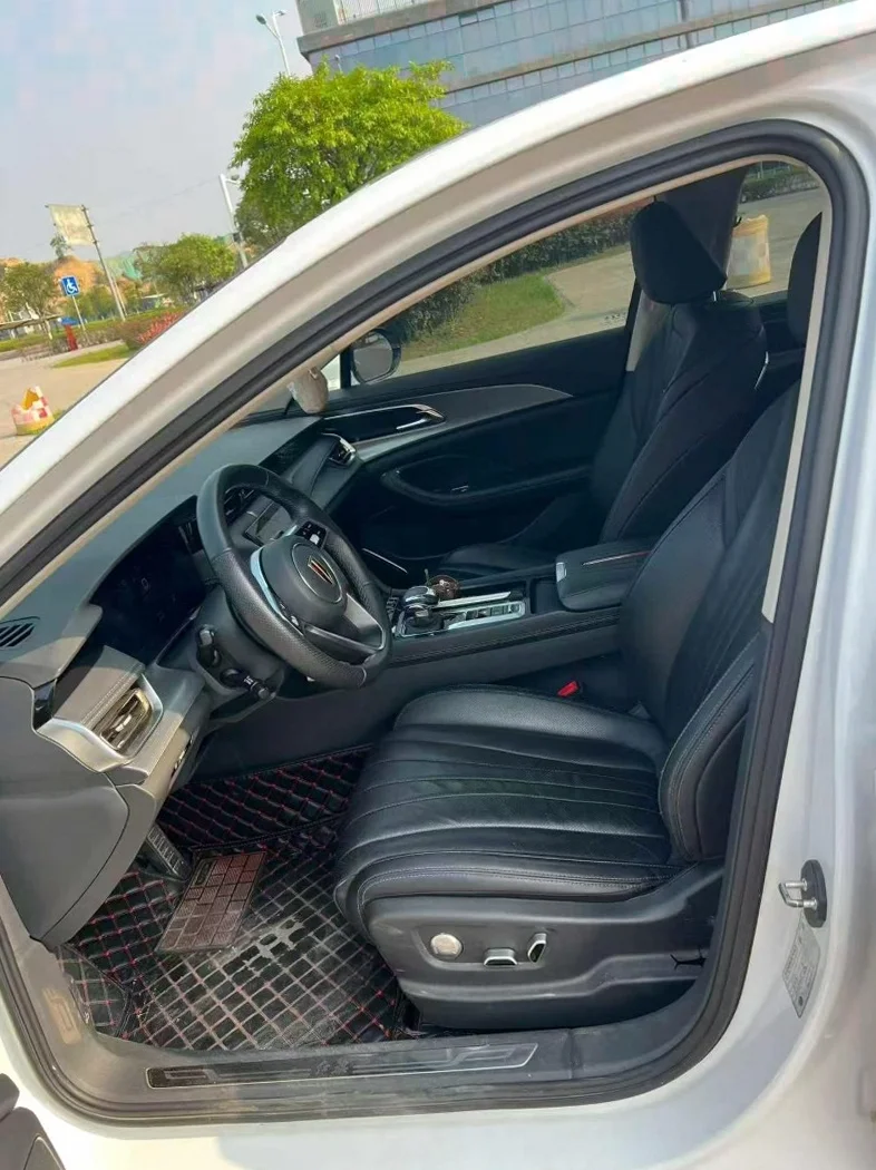 红旗H5 后面外观三