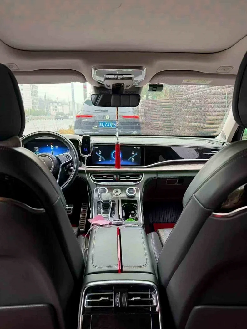 红旗H9 后面外观二