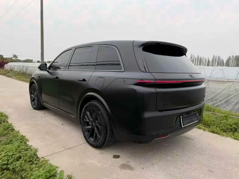 理想L8 后面外观三