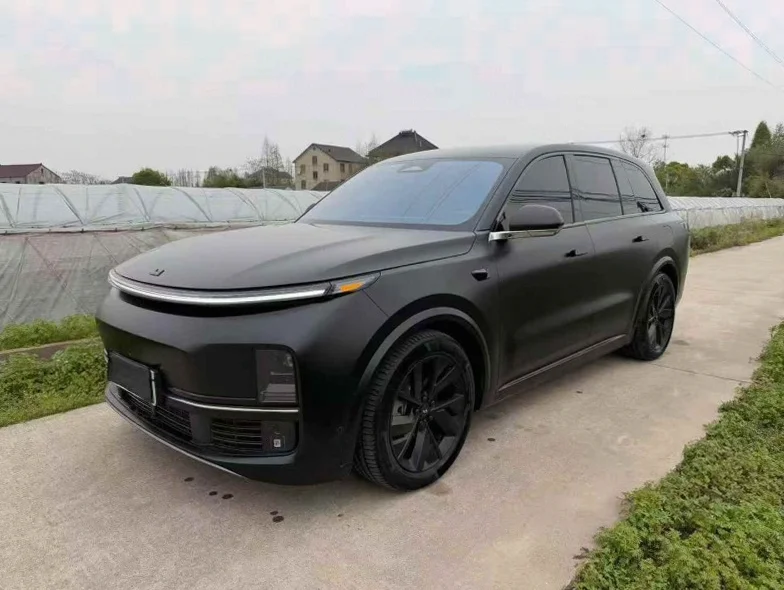 理想L8 正面外观二