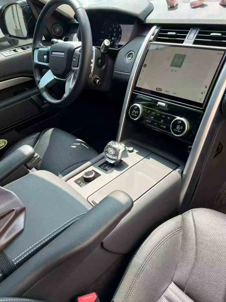 路虎发现 内饰后排