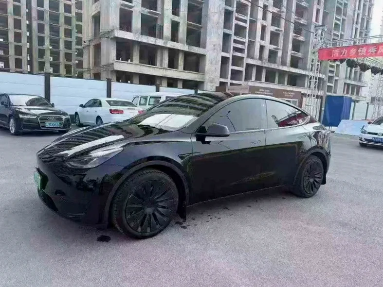 特斯拉MODEL 正面外观二