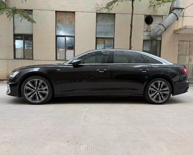 奥迪A6L 内饰后排