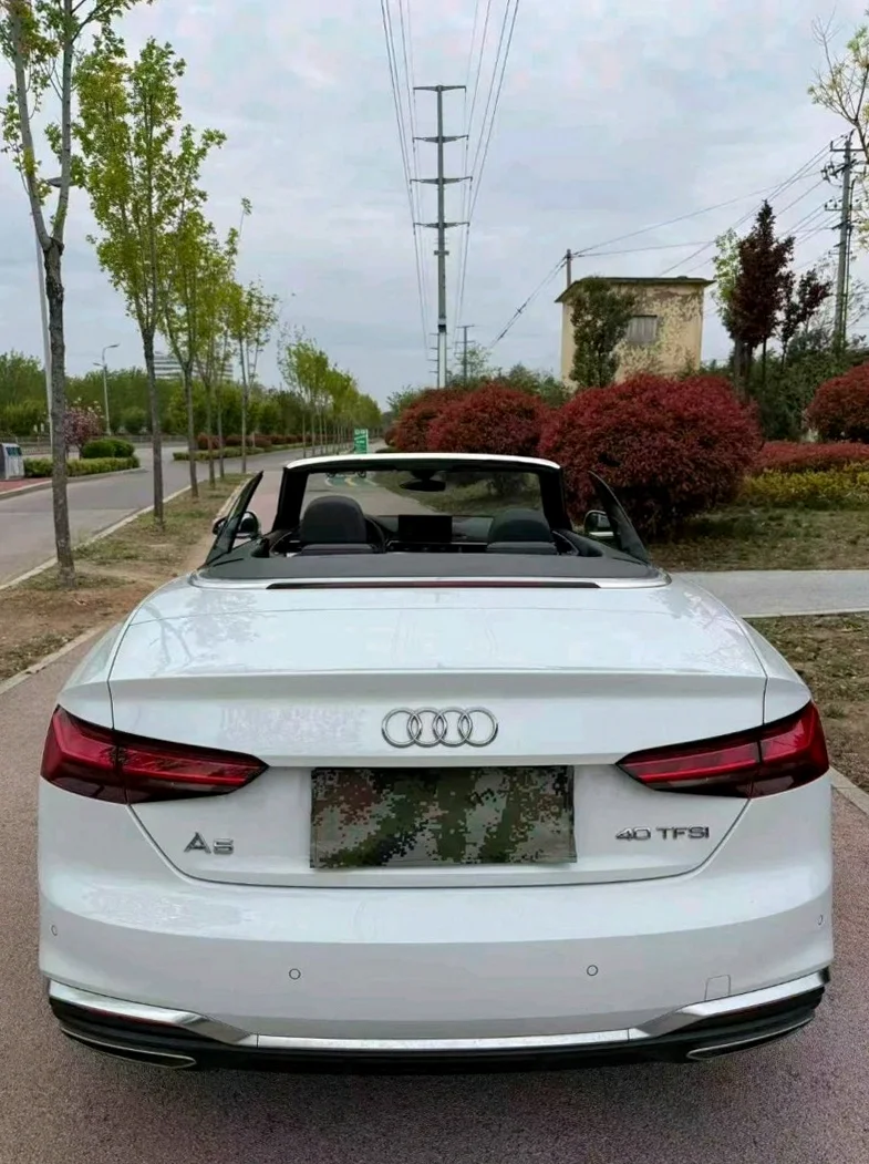 奥迪A5 后面外观一