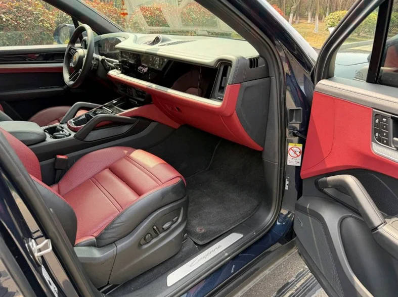 保时捷卡宴 后面外观一