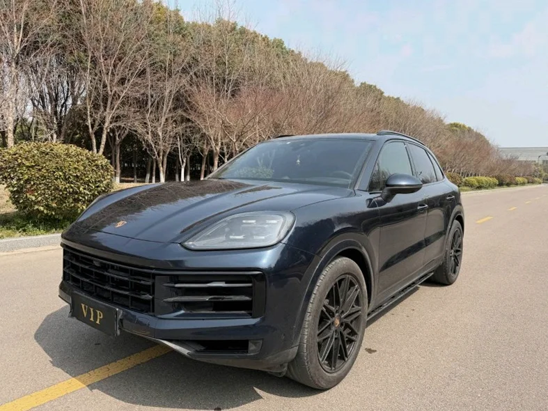 保时捷卡宴 正面外观三