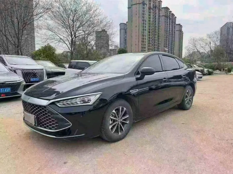 比亚迪秦 正面外观二