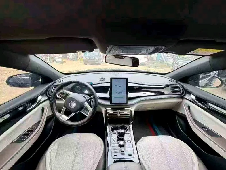 比亚迪秦 后面外观三