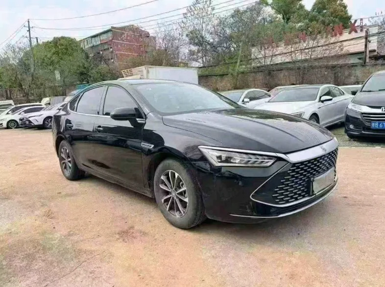 比亚迪秦 正面外观三