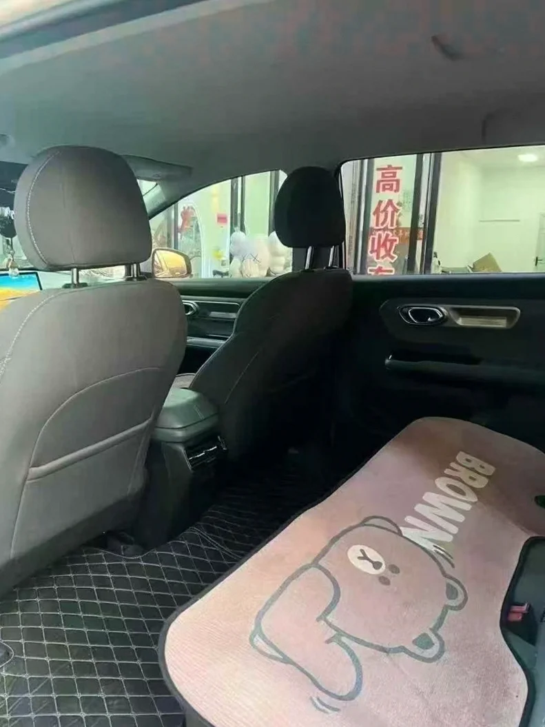 传祺埃安Y 正面外观三