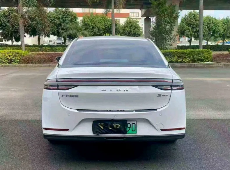 传祺埃安S 内饰前排