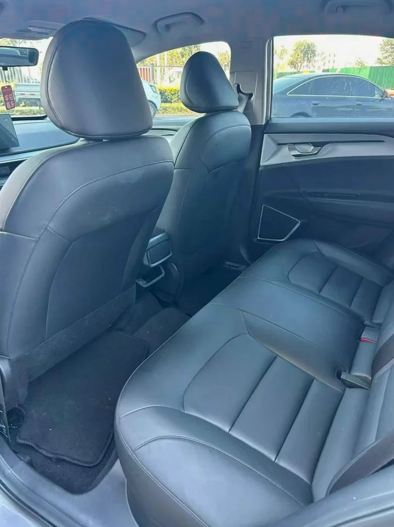 吉利几何 内饰前排