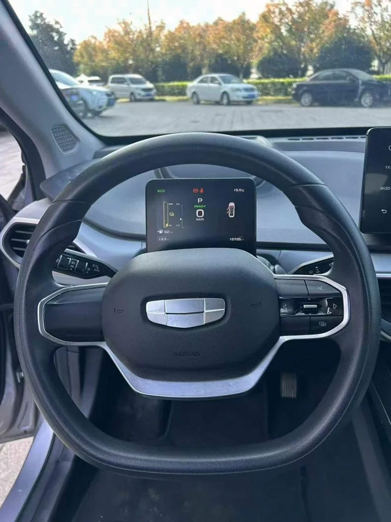 吉利几何 后面外观三