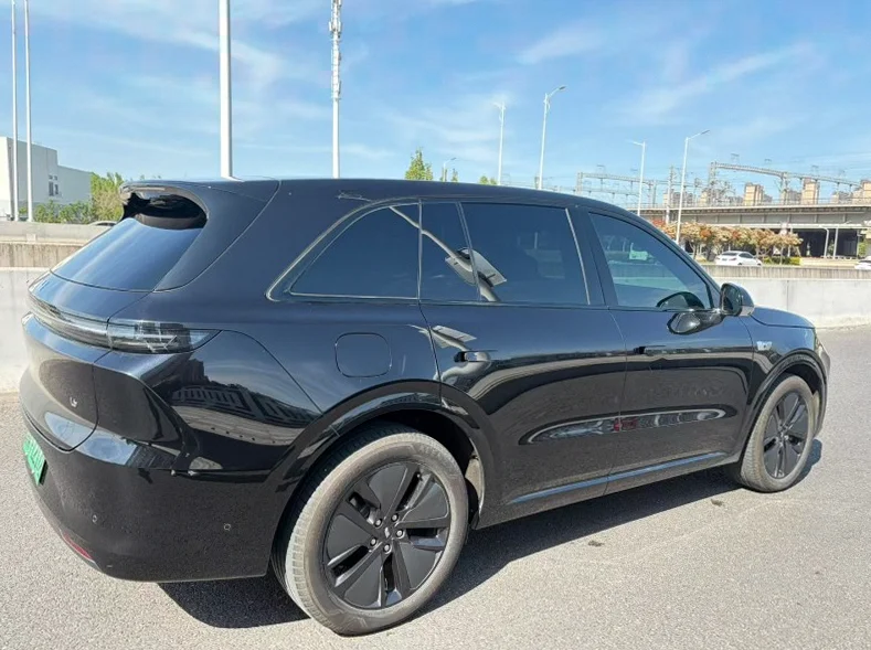 理想L6 后面外观二