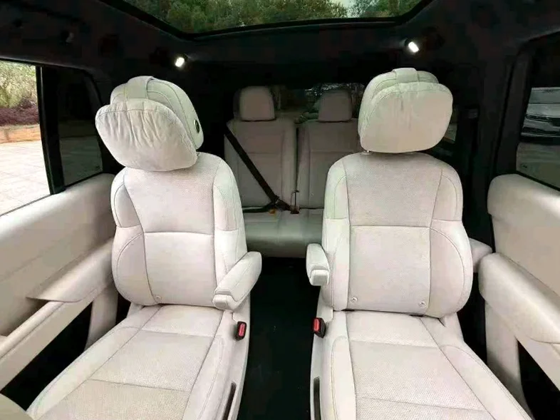 理想L8 后面外观三