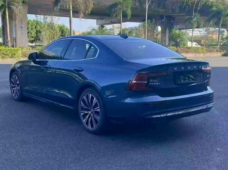 沃尔沃S60L 内饰后排