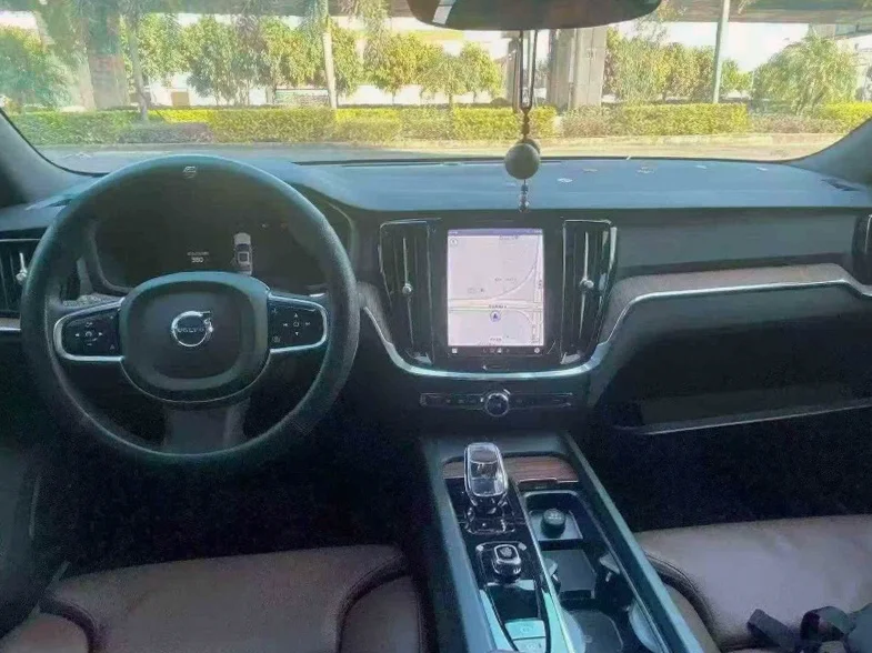 沃尔沃S60L 后面外观三