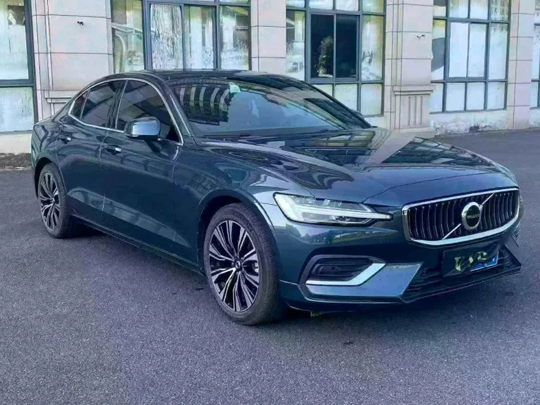 沃尔沃S60L 正面外观三