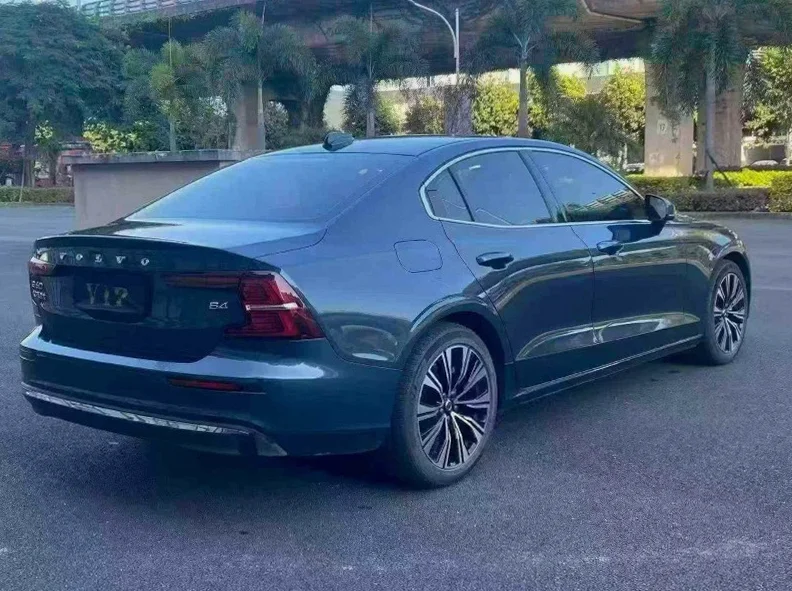 沃尔沃S60L 内饰前排