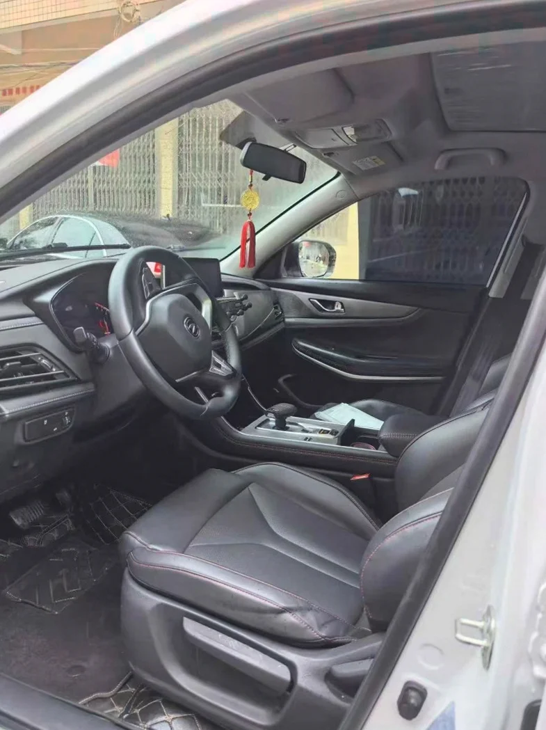 长安汽车CS75 后面外观一