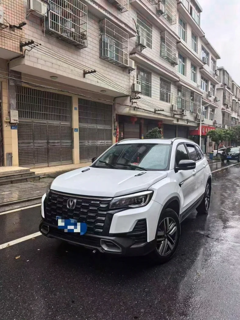 长安汽车CS75 正面外观三