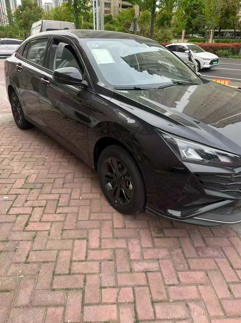 东风奕炫 正面外观二