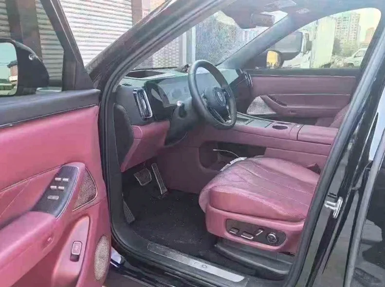 华为智选问界 后面外观一