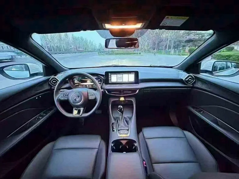 名爵5 后面外观一