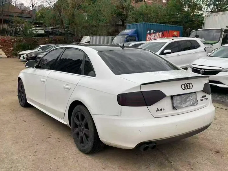 奥迪A4L 内饰前排