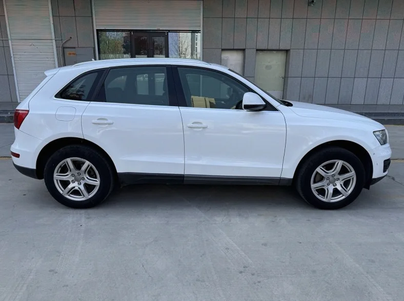 奥迪Q5 内饰前排