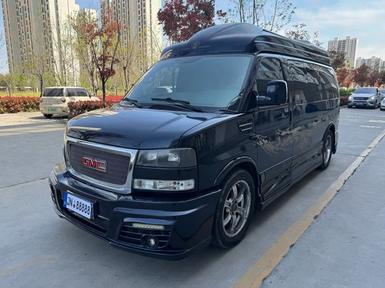 GMC商务之星 正面外观二