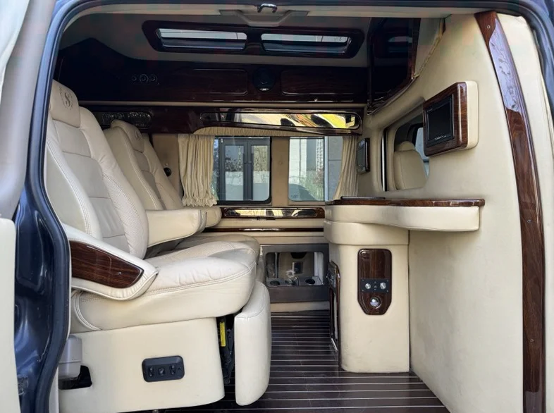 GMC商务之星 内饰后排